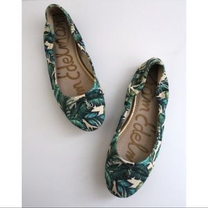 • SAM EDELMAN BANANA LEAF FLAT 8 •